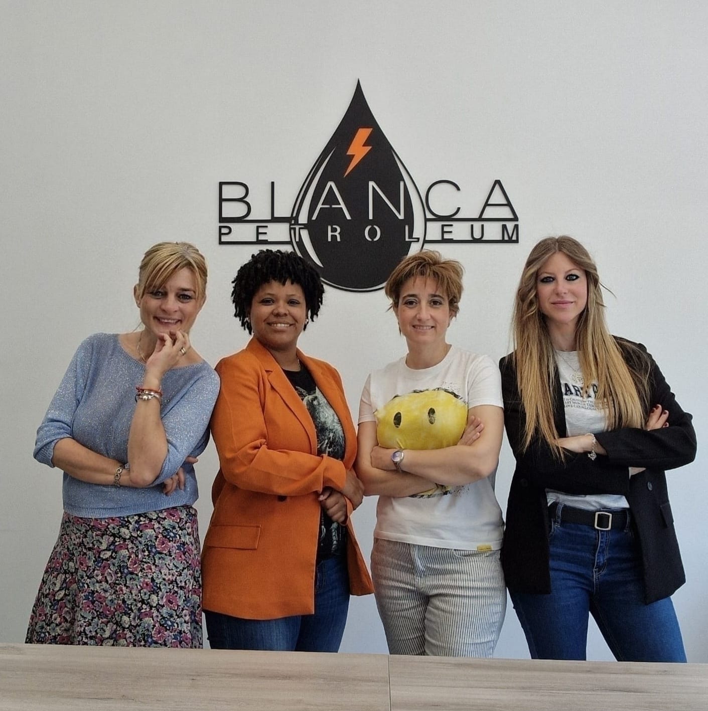 Equipo de chicas en Blanca Petroleum